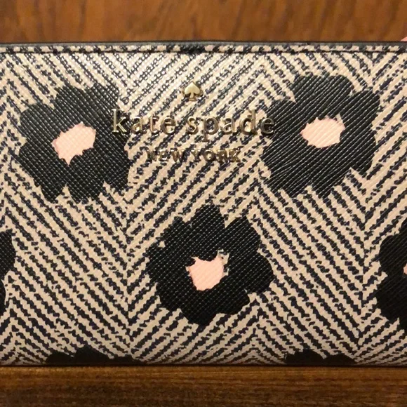 NWT-Kate Spade-Oh Snap-Large Slim Bifold Snap Wallet-Herringbone Floral-$169 - Picture 2 of 8